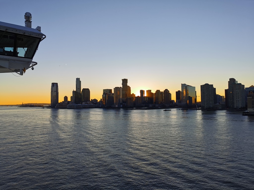 Jersey City bei Sonnenuntergang von der Norwegian Getaway