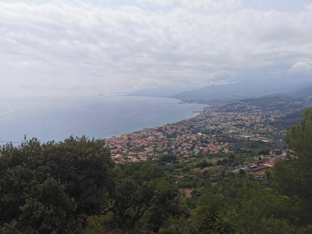 Sicht auf Pietra Ligure