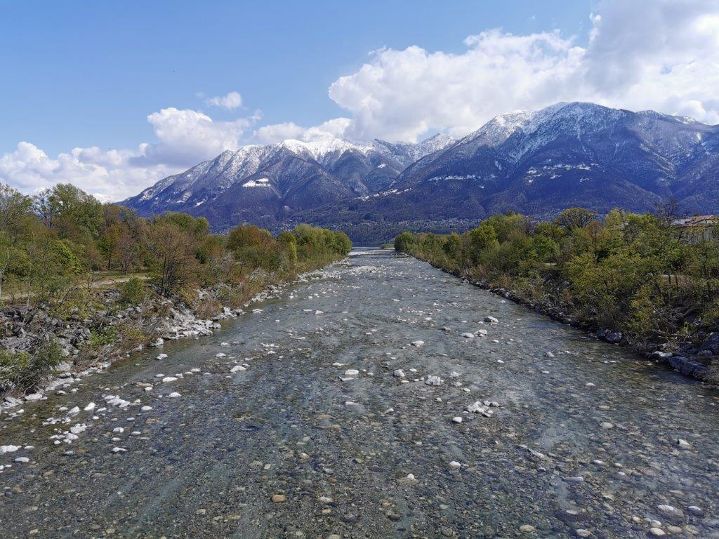 Maggia mit Blick auf Lago Maggiore